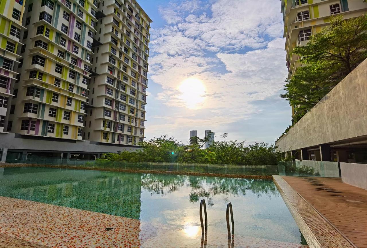 2 Bedroom Apartment - Mycribkl Neocyber Cyberjaya Luaran gambar